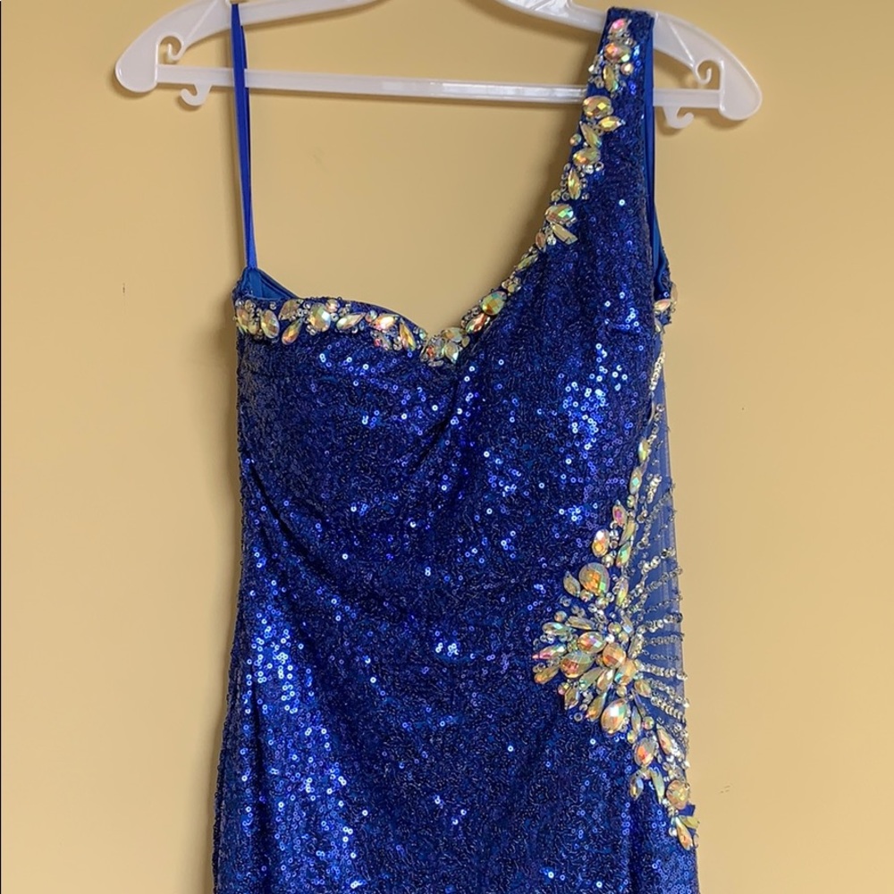 One shoulder Royal Blue Gown